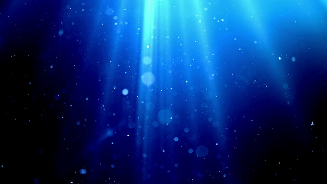 《阳光下的蓝色水下》4K视频素材