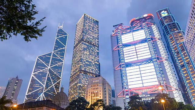 香港中环WS雕像广场的夜景视频下载