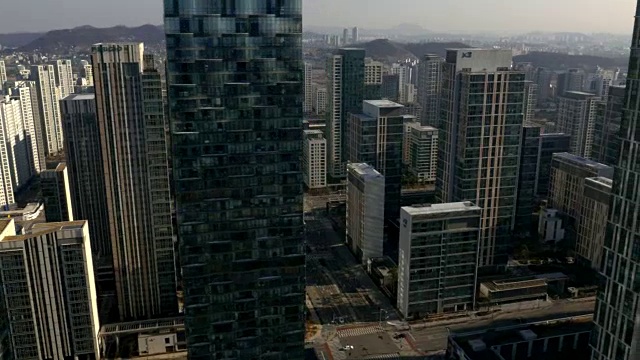 松岛国际商务区摩天大楼鸟瞰图视频素材