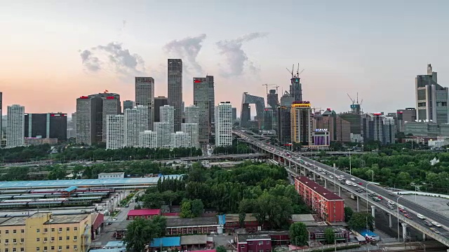 时光流逝——俯瞰北京天际线(WS HA LR Pan)视频素材