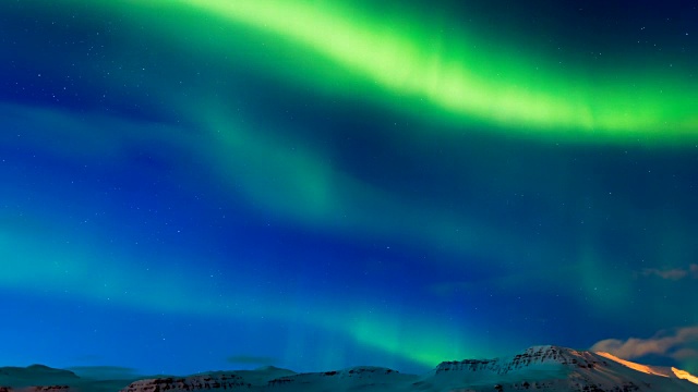 冰岛Kirkjufell山附近的极光延时照片视频购买