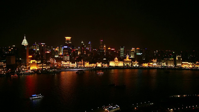 夜幕降临在外滩和黄浦江，中国上海视频下载