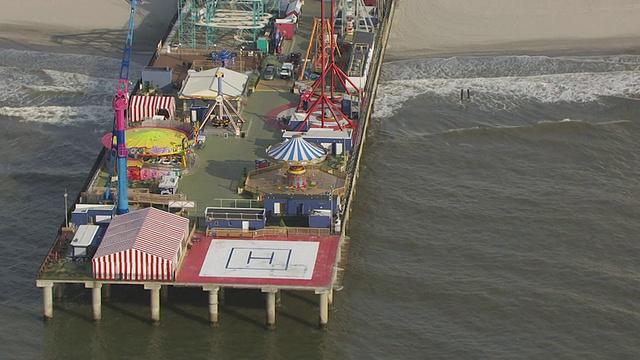 美国新泽西州大西洋城钢码头上空的MS航拍视频下载