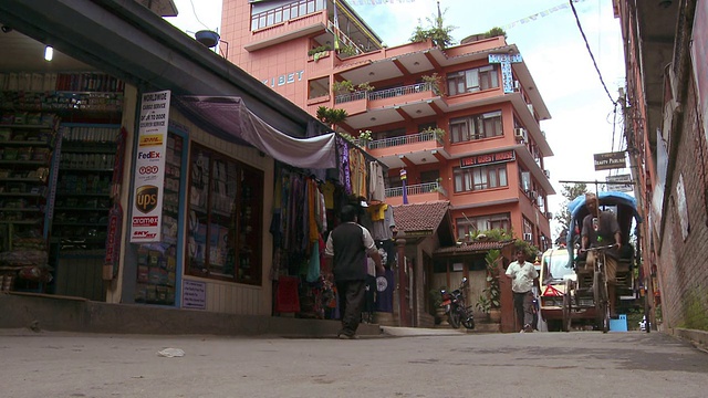 尼泊尔的市场，白天。视频素材