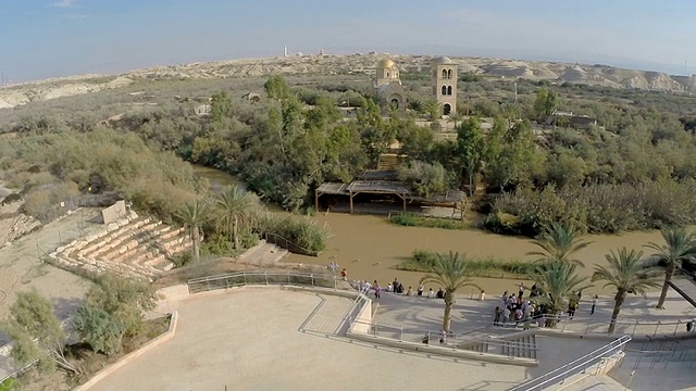 鸟瞰图，以色列约旦河西岸约旦河谷的Qasr el Yahud受洗地点视频素材