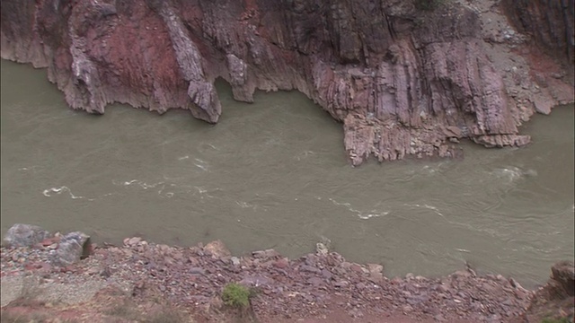 湄公河流经峡谷。视频素材