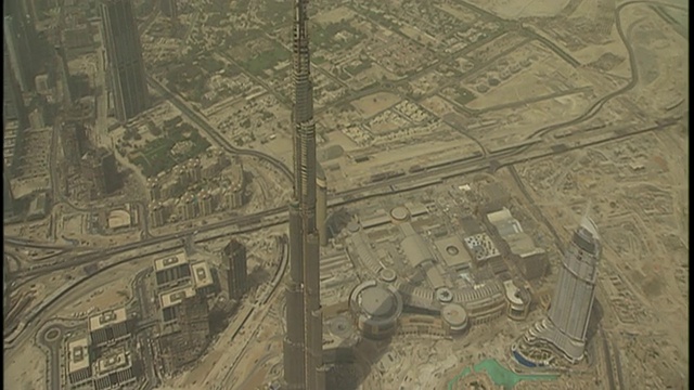 迪拜塔位于迪拜市中心。视频下载