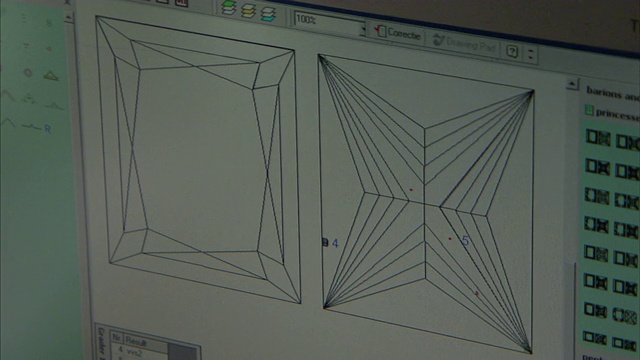 电脑显示器显示两个几何图形。视频下载