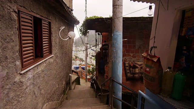 巴西，里约热内卢——6月23日:2013年6月23日，巴西，里约热内卢贫民区视频下载