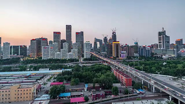 时光流逝——北京中央商务区，从黑夜到白天的过渡(放大)视频下载