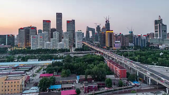 时间推移-鸟瞰图北京CBD地区的黎明(平移)视频下载