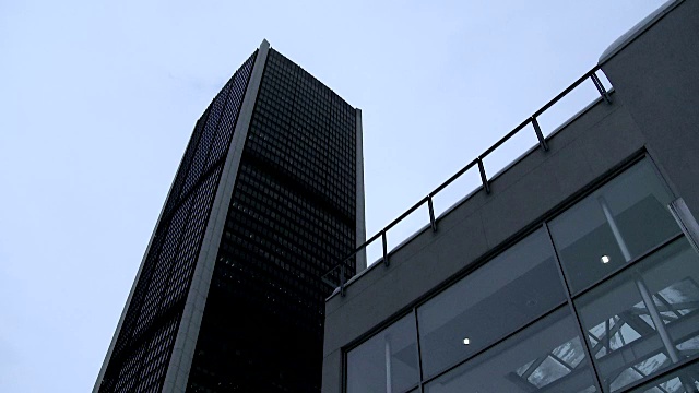 蒙特利尔市中心的塔楼视频素材