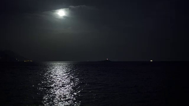 地中海的满月视频素材