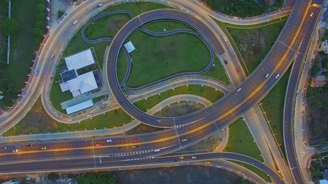 鸟瞰图繁忙的高速公路交叉口，泰国曼谷视频素材