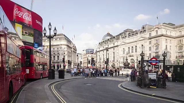 英国伦敦市中心繁华的皮卡迪利广场。视频素材