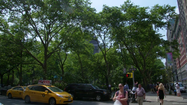 美国纽约麦迪逊广场公园和步行街的景观视频下载