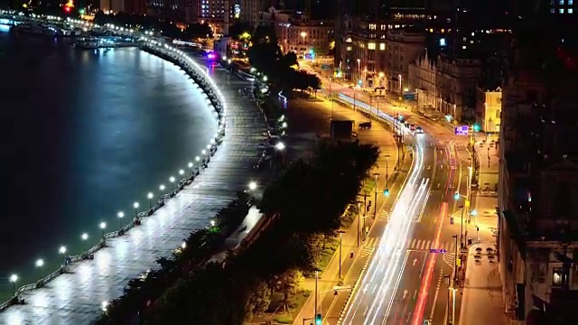 夜晚的上海外滩和黄浦江，时光流逝(放大)视频下载