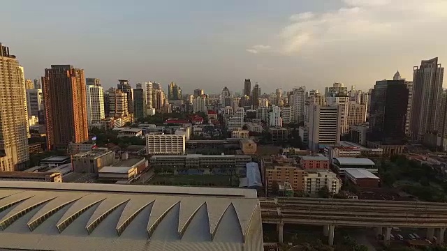 曼谷大都会，泰国最大城市鸟瞰图视频下载