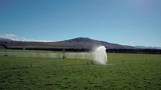 田间灌溉系统航拍视频素材