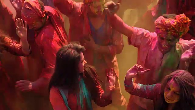 一群人庆祝胡里节，德里，印度视频下载