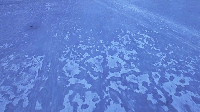 冬天在冰上飞行视频素材