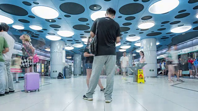 时光流逝——北京地铁站，中国视频素材