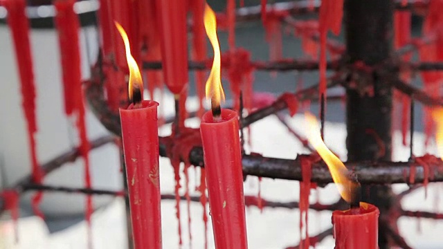 庙里的蜡烛视频素材
