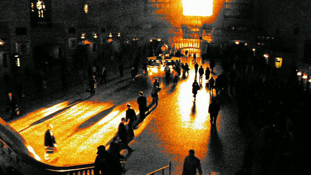 粒状十字过程高角度广角时间推移通勤者在中央车站/纽约的主要大厅视频下载