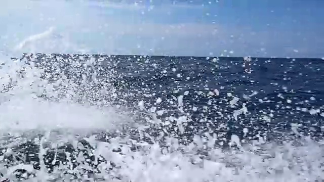SLO MO船在海上巡航视频下载