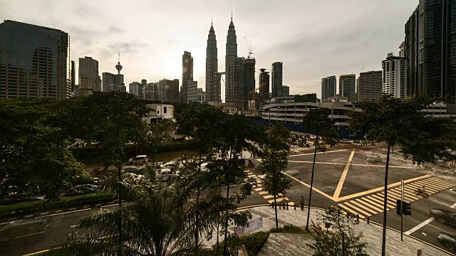 落日时间在Petronas塔视频素材