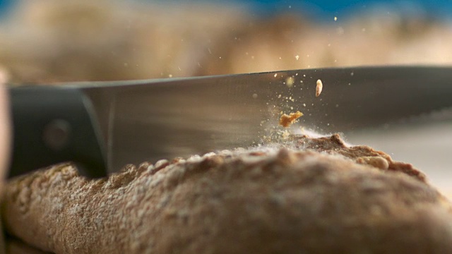 新鲜的面包切片视频素材