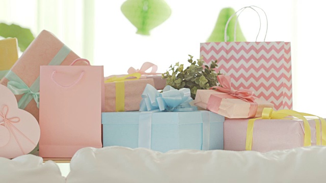 生日或宝宝派对礼物视频下载
