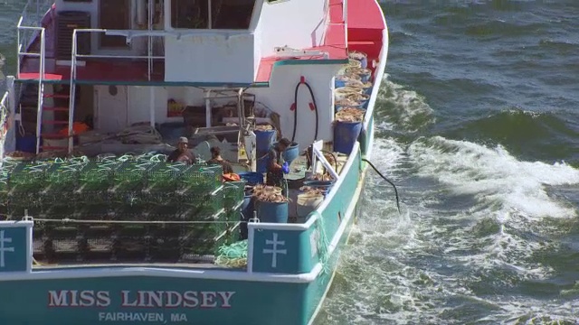 MS HA POV渔民在渔船工作/新贝德福德，马萨诸塞州，美国视频素材