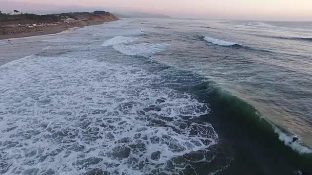 飞越日落的波浪视频下载