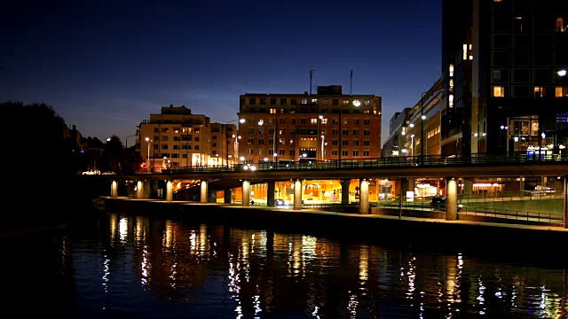 夜晚的斯德哥尔摩城市大桥视频素材