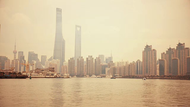 上海黄浦江的摩天大楼视频下载
