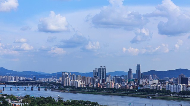 韩江上江南的城市景观视频素材
