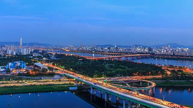 拍摄于汉江城大学桥和首尔的城市景观视频素材