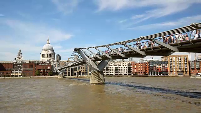 伦敦千禧桥视频素材