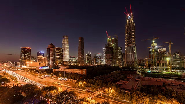 时间流逝——俯瞰北京城市，黄昏到夜晚的过渡视频素材