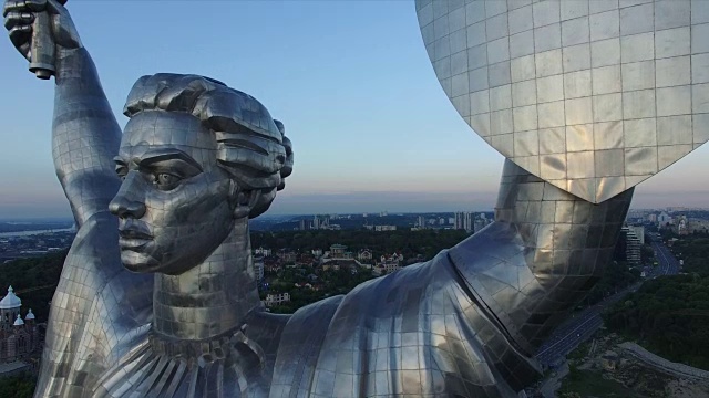 祖国母亲纪念碑在伟大的爱国佤族博物馆视频素材