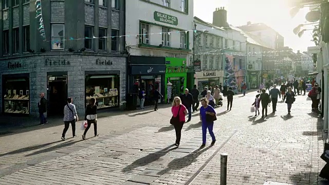 爱尔兰戈尔韦市步行区视频下载