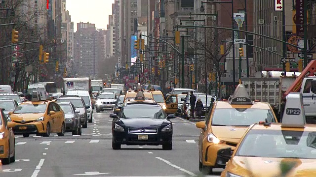 交通，观光巴士，黄色出租车-纽约曼哈顿视频素材