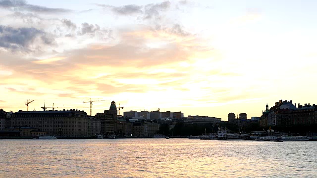 日落在斯德哥尔摩的城市景观视频下载