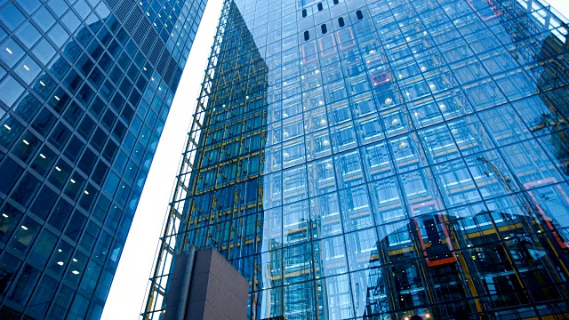 英国伦敦4K摩天楼办公商务大楼-延时视频素材