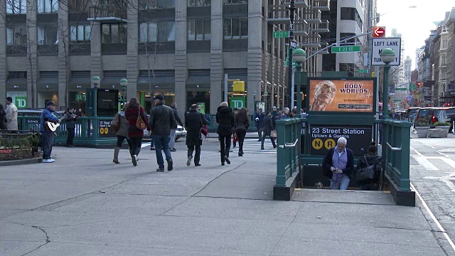 纽约地铁入口，第23街和百老汇-熨斗区纽约视频下载