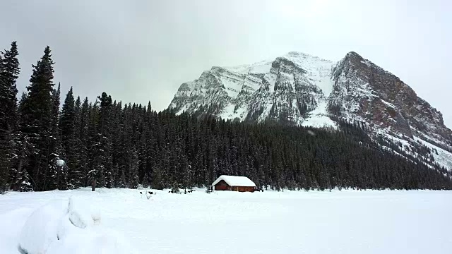 雪木屋和山谷/班夫，加拿大视频下载