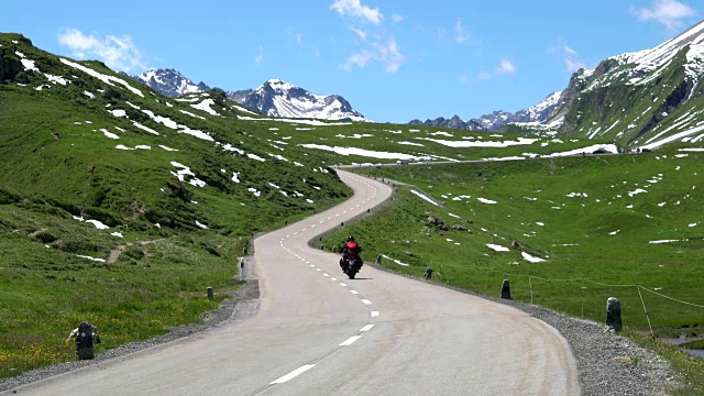 阿尔卑斯山的山路视频素材
