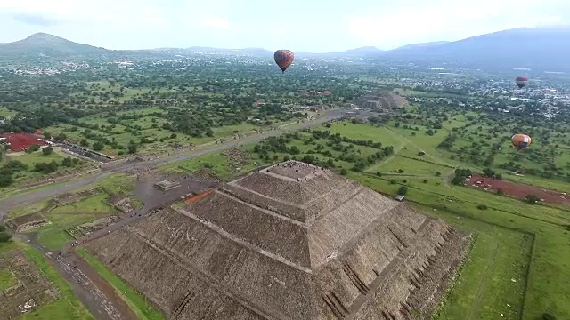 墨西哥特奥蒂瓦坎金字塔鸟瞰图视频下载
