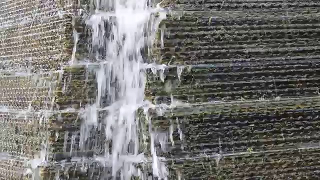 由结构构成的人工瀑布喷泉视频素材